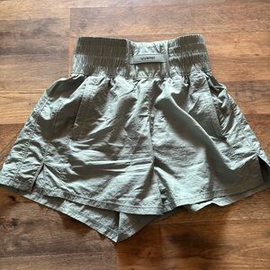 lululemon athletica Women's Light Gray Athletic Shorts